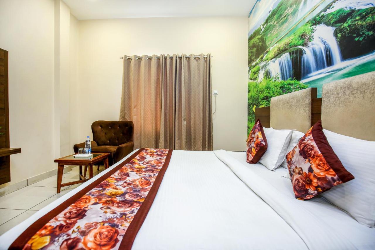Hotel Karan Residency - 5 Min Walk From Golden Temple Амритсар Екстериор снимка