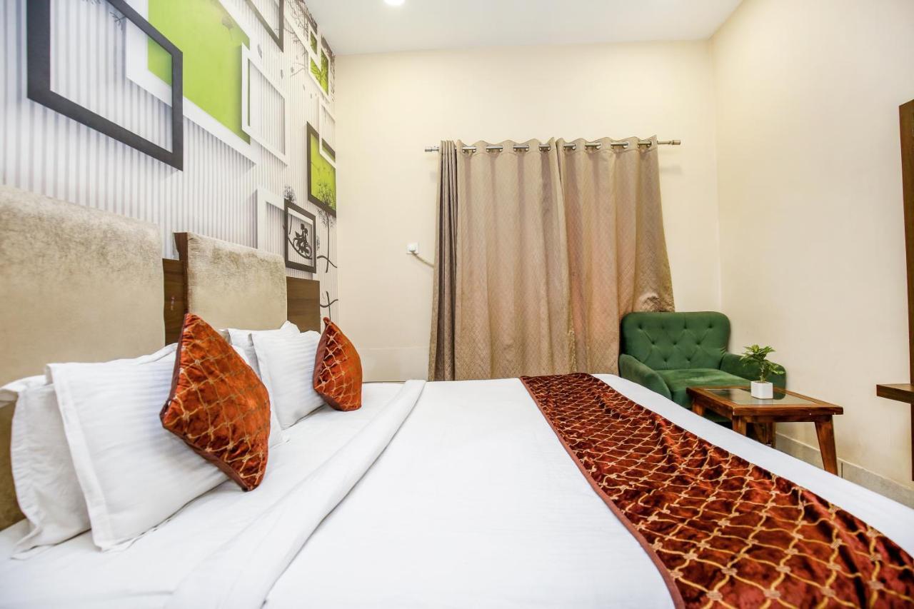 Hotel Karan Residency - 5 Min Walk From Golden Temple Амритсар Екстериор снимка