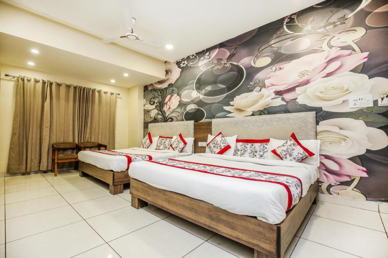 Hotel Karan Residency - 5 Min Walk From Golden Temple Амритсар Екстериор снимка