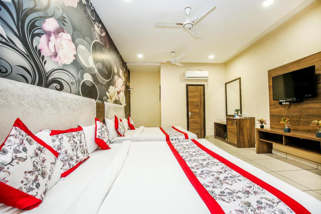 Hotel Karan Residency - 5 Min Walk From Golden Temple Амритсар Екстериор снимка
